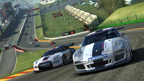 Real Racing 3 sur Android et iPhone / iPad